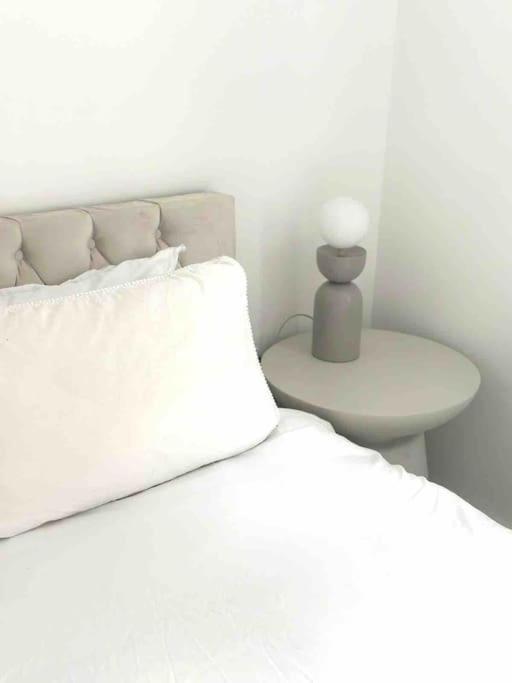 Stunning 2 Bedroom Flat Camden ลอนดอน ภายนอก รูปภาพ