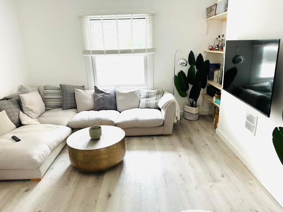Stunning 2 Bedroom Flat Camden ลอนดอน ภายนอก รูปภาพ