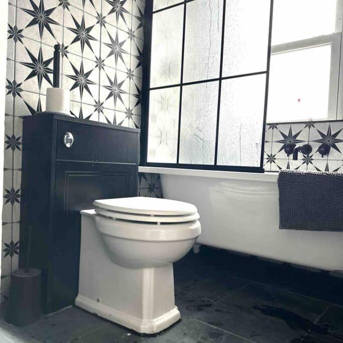 Stunning 2 Bedroom Flat Camden ลอนดอน ภายนอก รูปภาพ